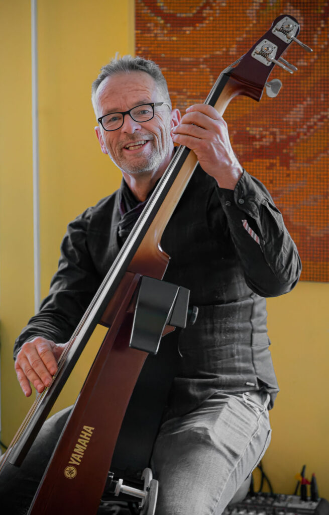 Peter den Besten - Contrabas / 2e stem - Here We Are